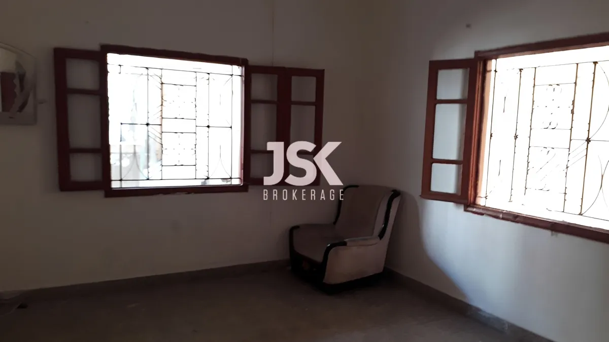 Apartment for Sale in Biaqout, Lebanon - 2 bed, 1 bath