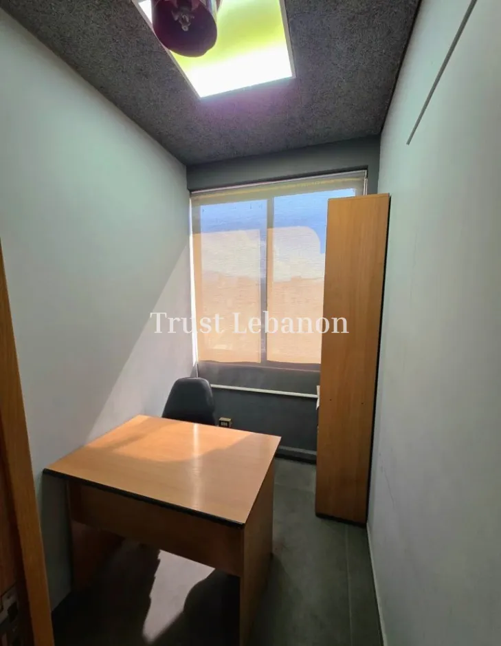 Office for sale in Forn El Chebbak