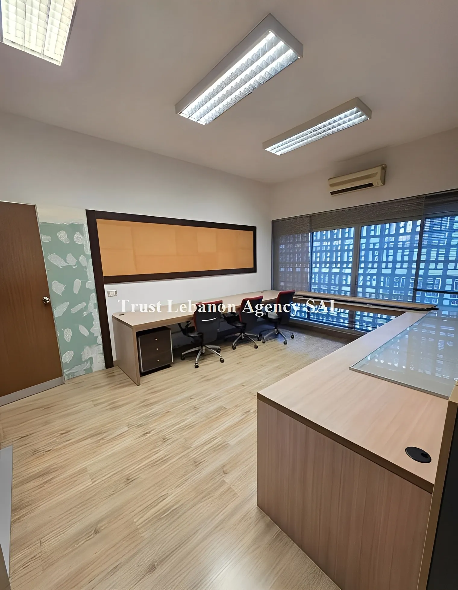 Office for rent in Metn, Horsh Tabet