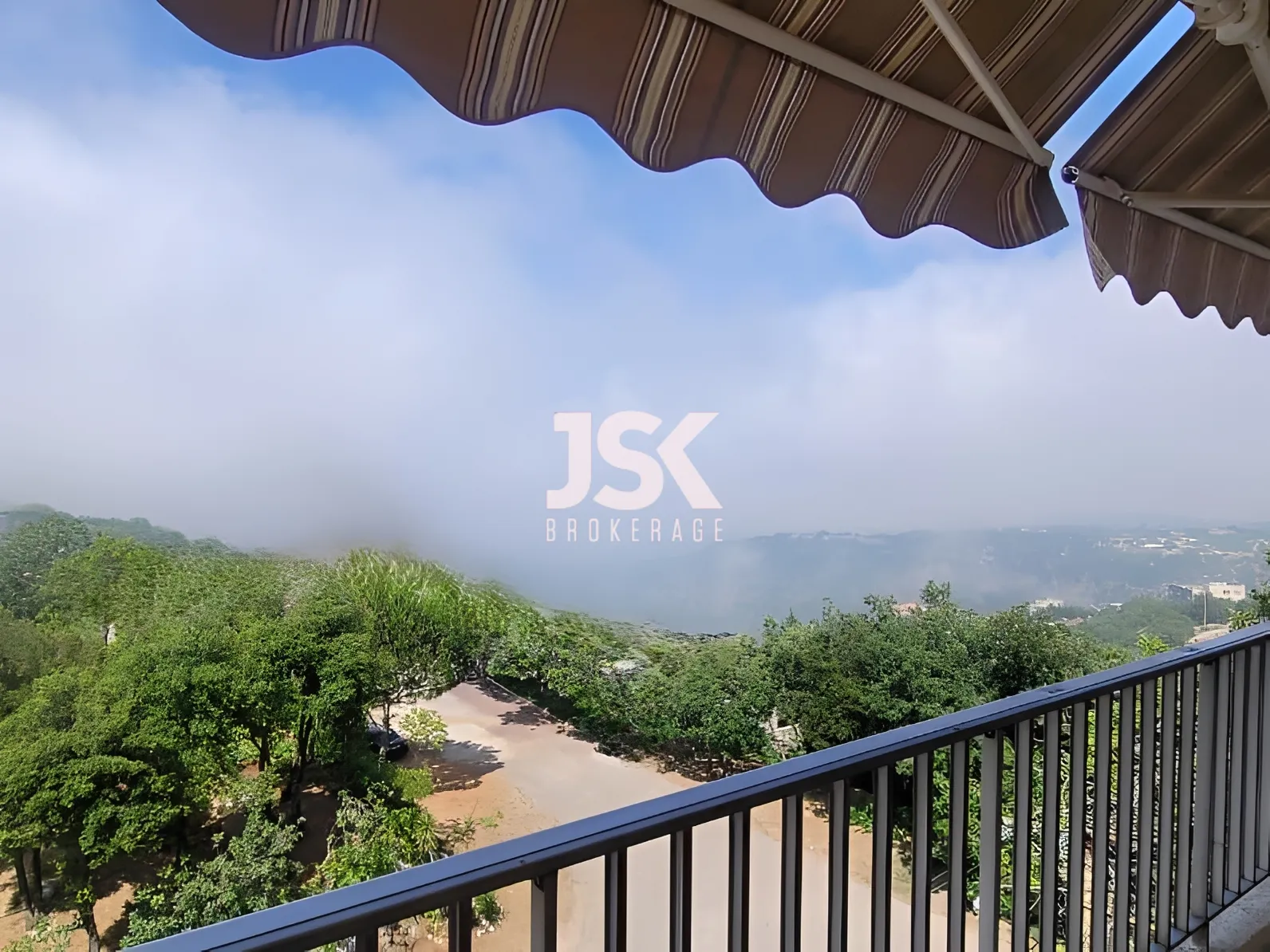 Apartment for Sale in Ajaltoun - 3 bed, 3 bath