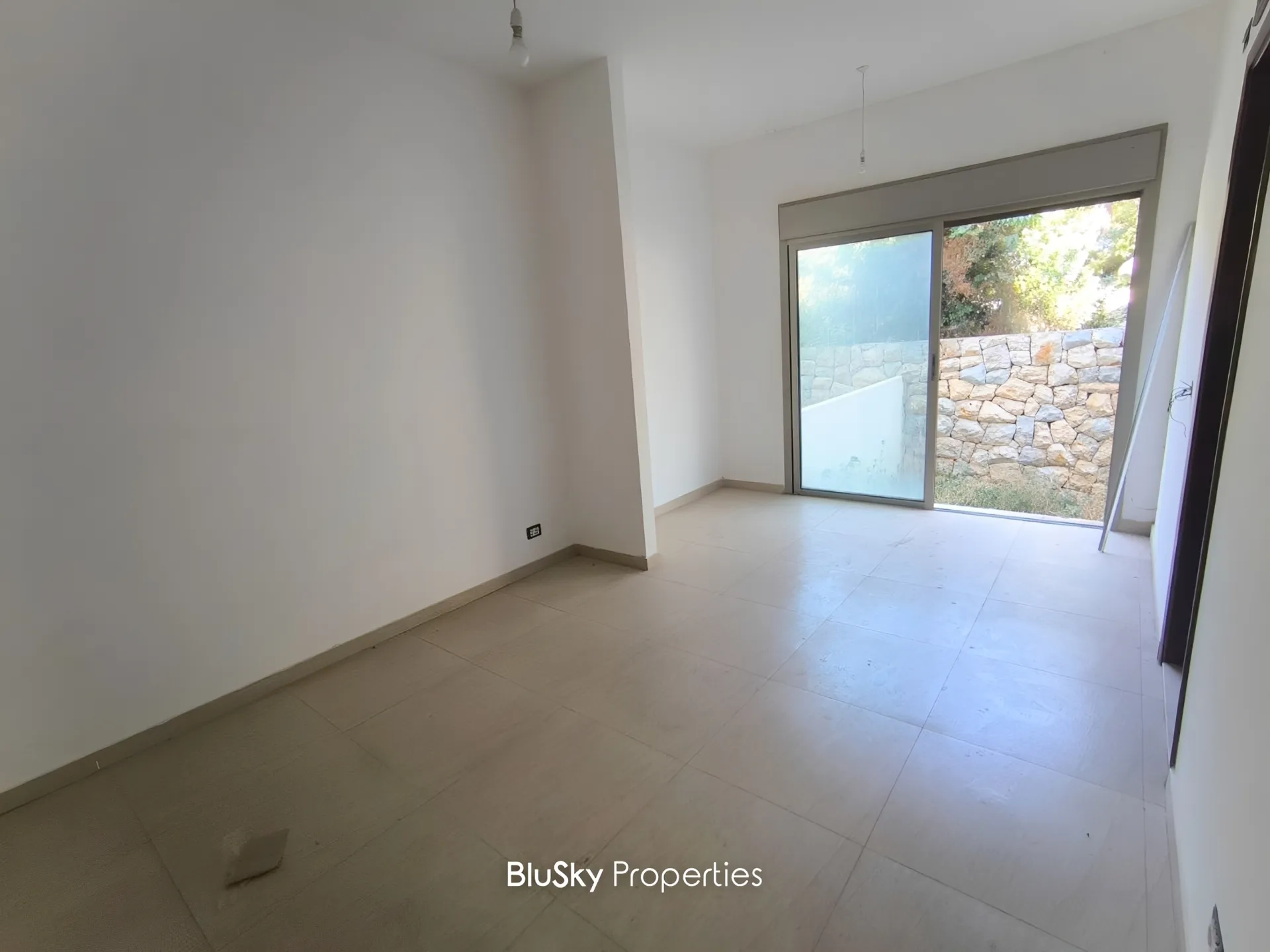 Apartment for sale in Qornet el hamra, lebanon - 3 bed, 3.0 bath