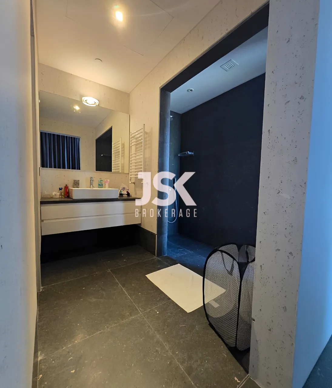 Apartment for Sale in Saifi Village