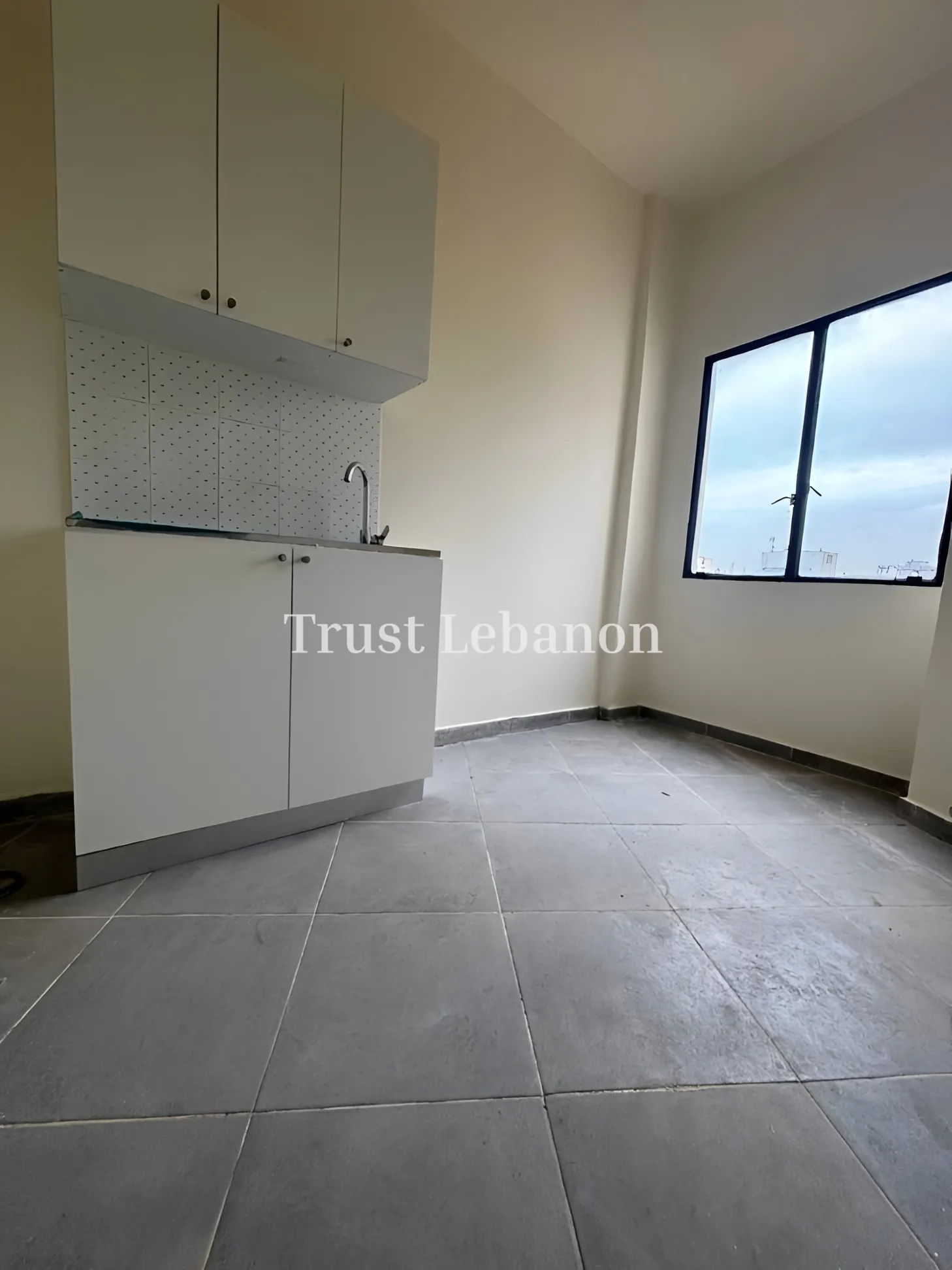 Office for rent in Baouchriyeh