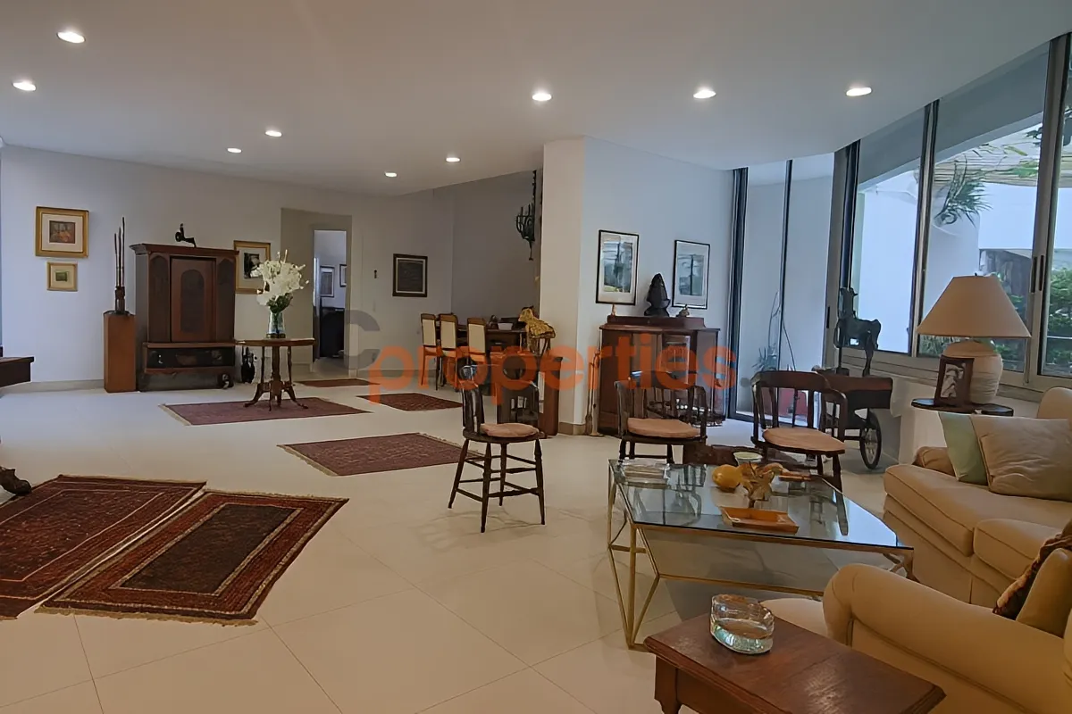 Apartment for Sale in Achrafieh - 3 bed, 4 bath