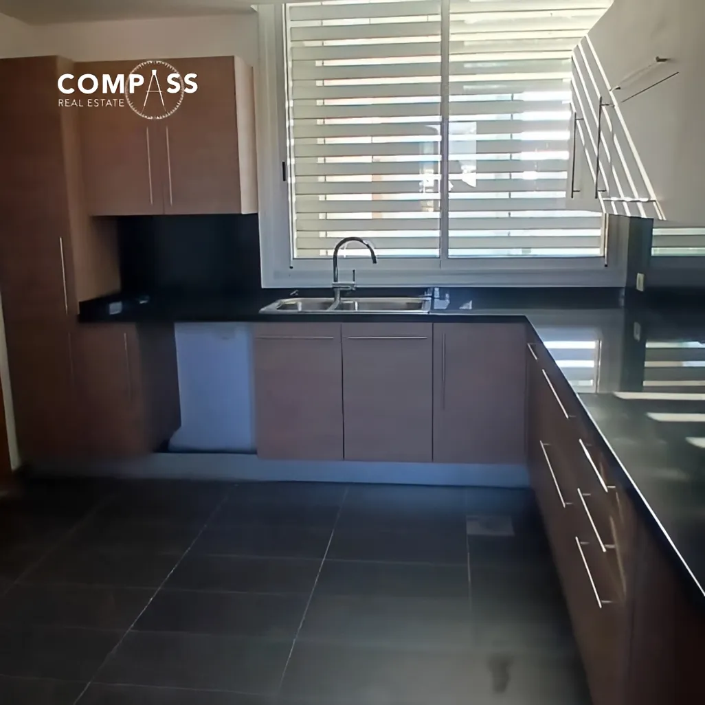 Apartment for sale in Achrafieh, Beirut, Lebanon - 3 bed, 4 bath