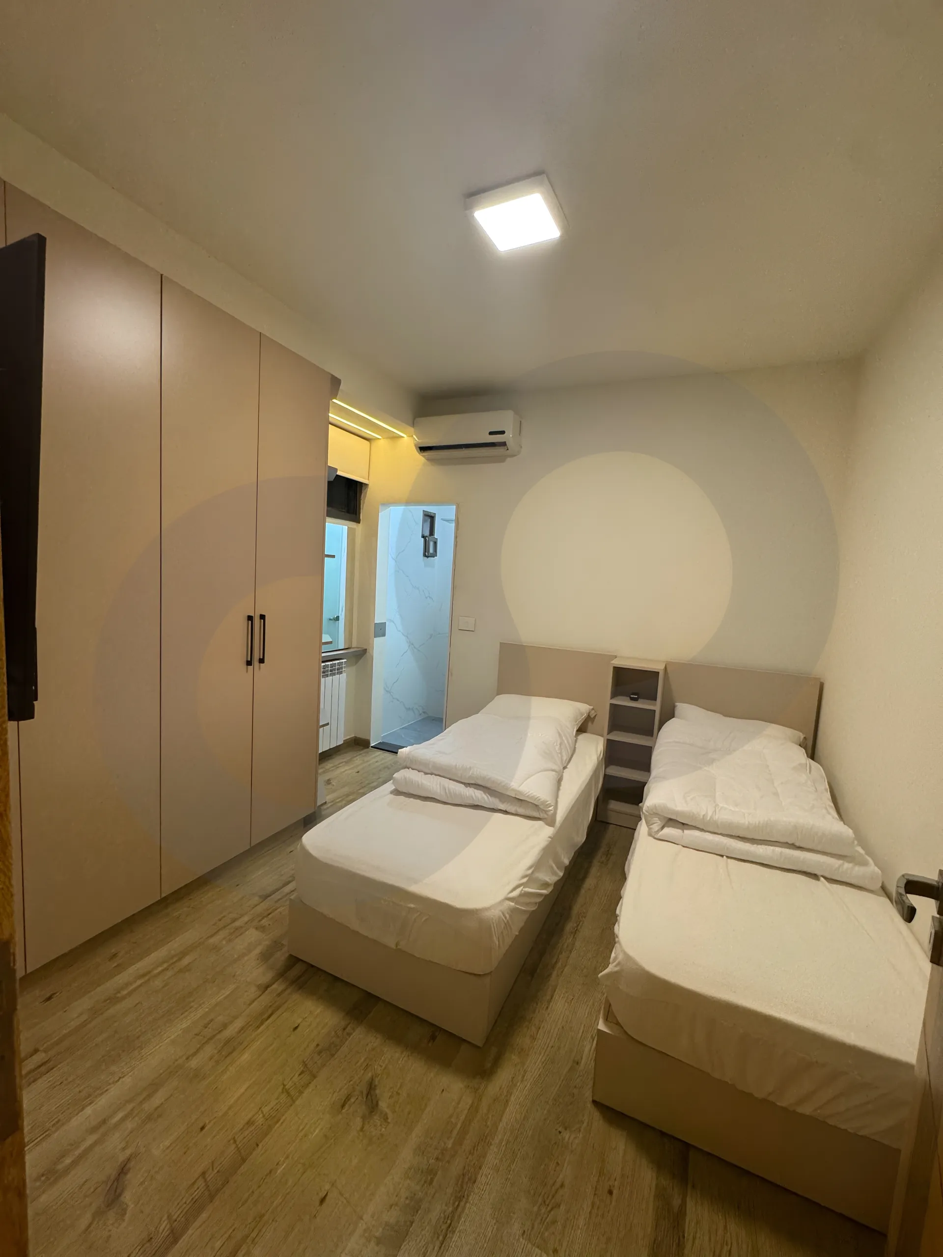 Building for Rent in Haret Sakher