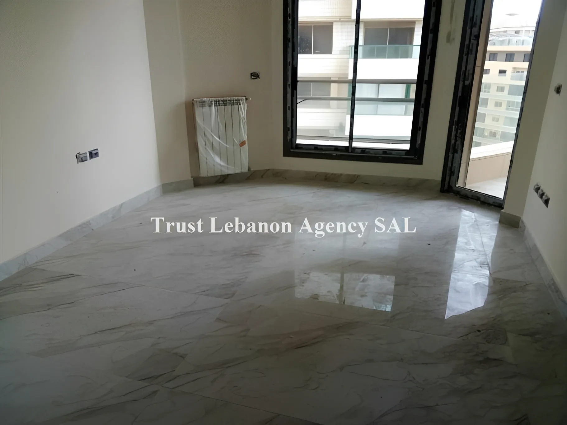 Apartment for Sale in Raouche Beirut Lebanon - 4 bed, 6 bath