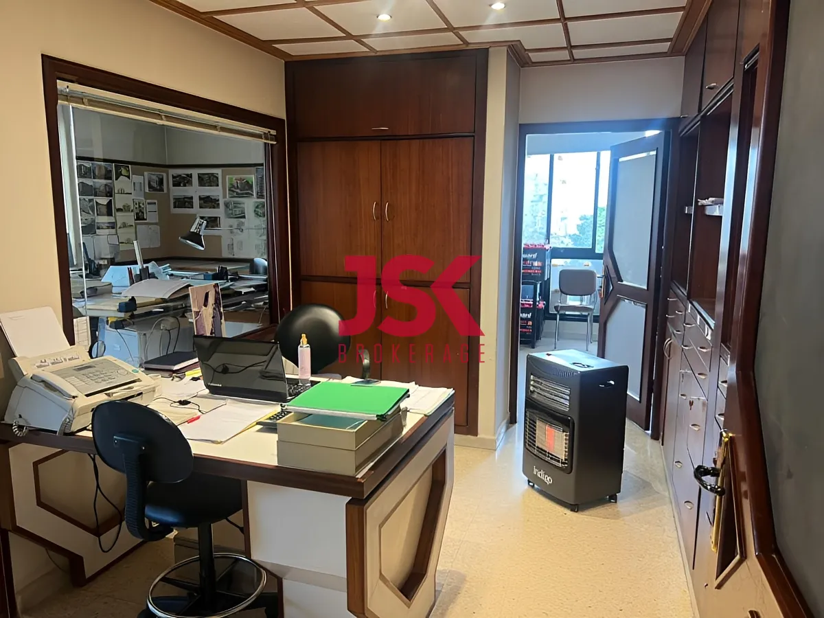 Office for rent in Chouaifet El Aamroussieh
