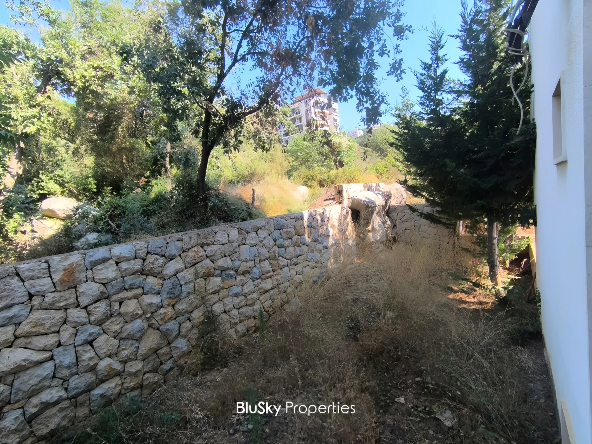 Apartment for sale in Qornet el hamra, lebanon - 3 bed, 3.0 bath