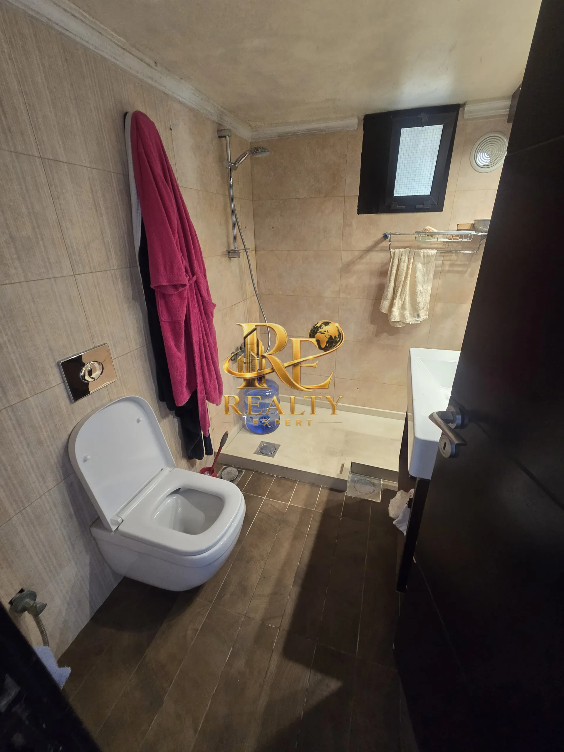 شقة for sale in حدث، لبنان