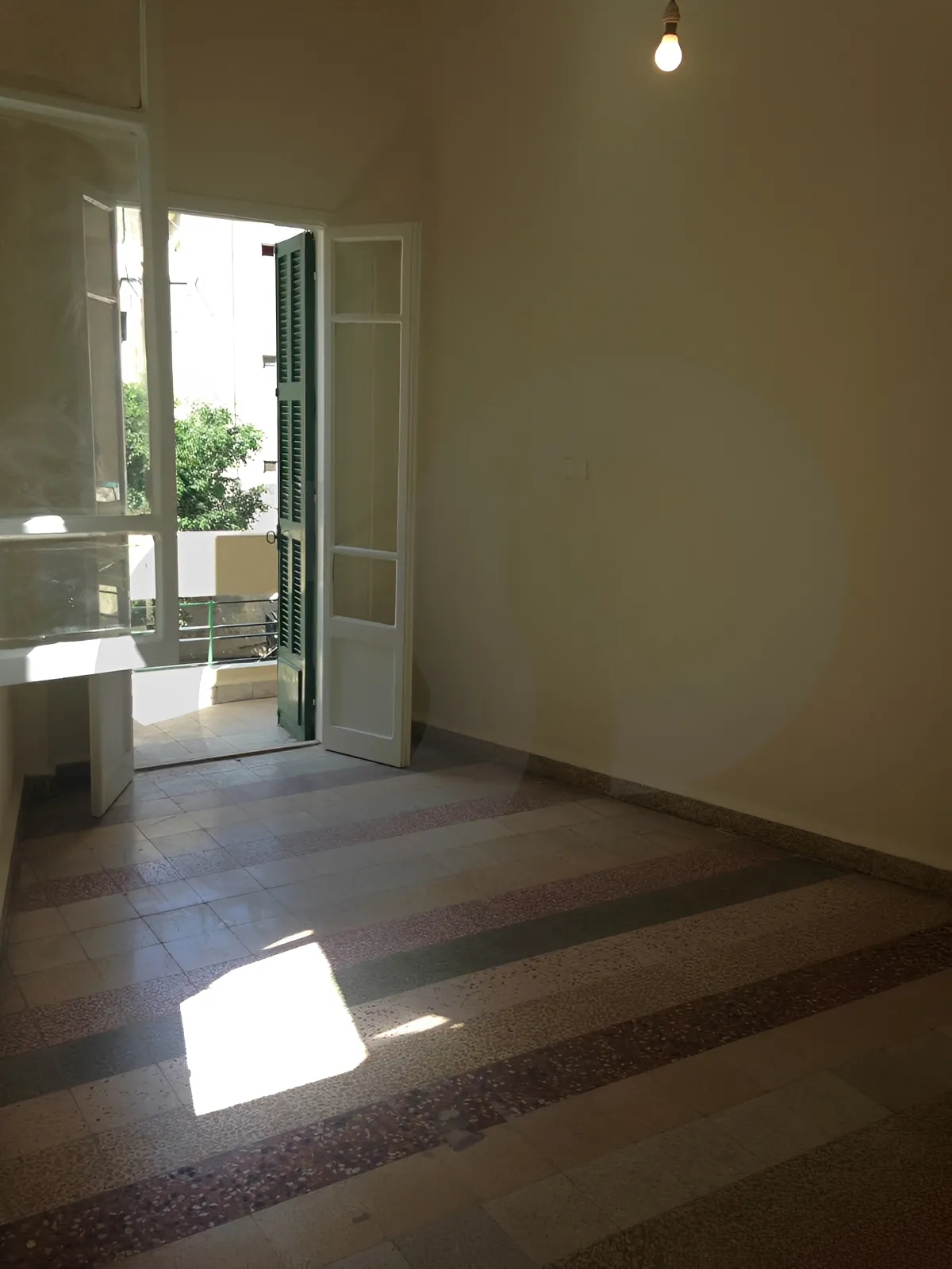 Building for Rent in Achrafieh