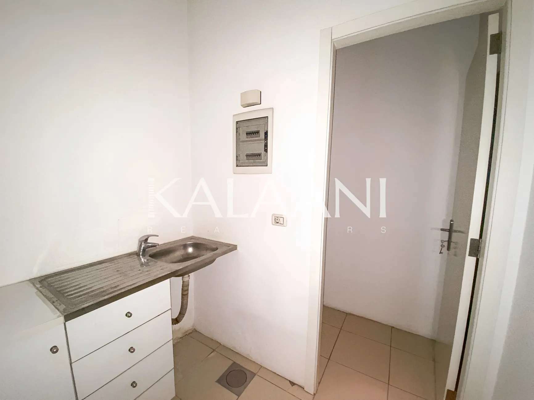 Office for rent in Kaslik
