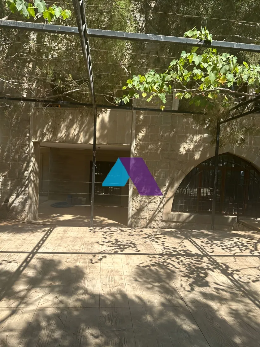 Villa for Sale in Bhamdoun - 6 bed, 4 bath
