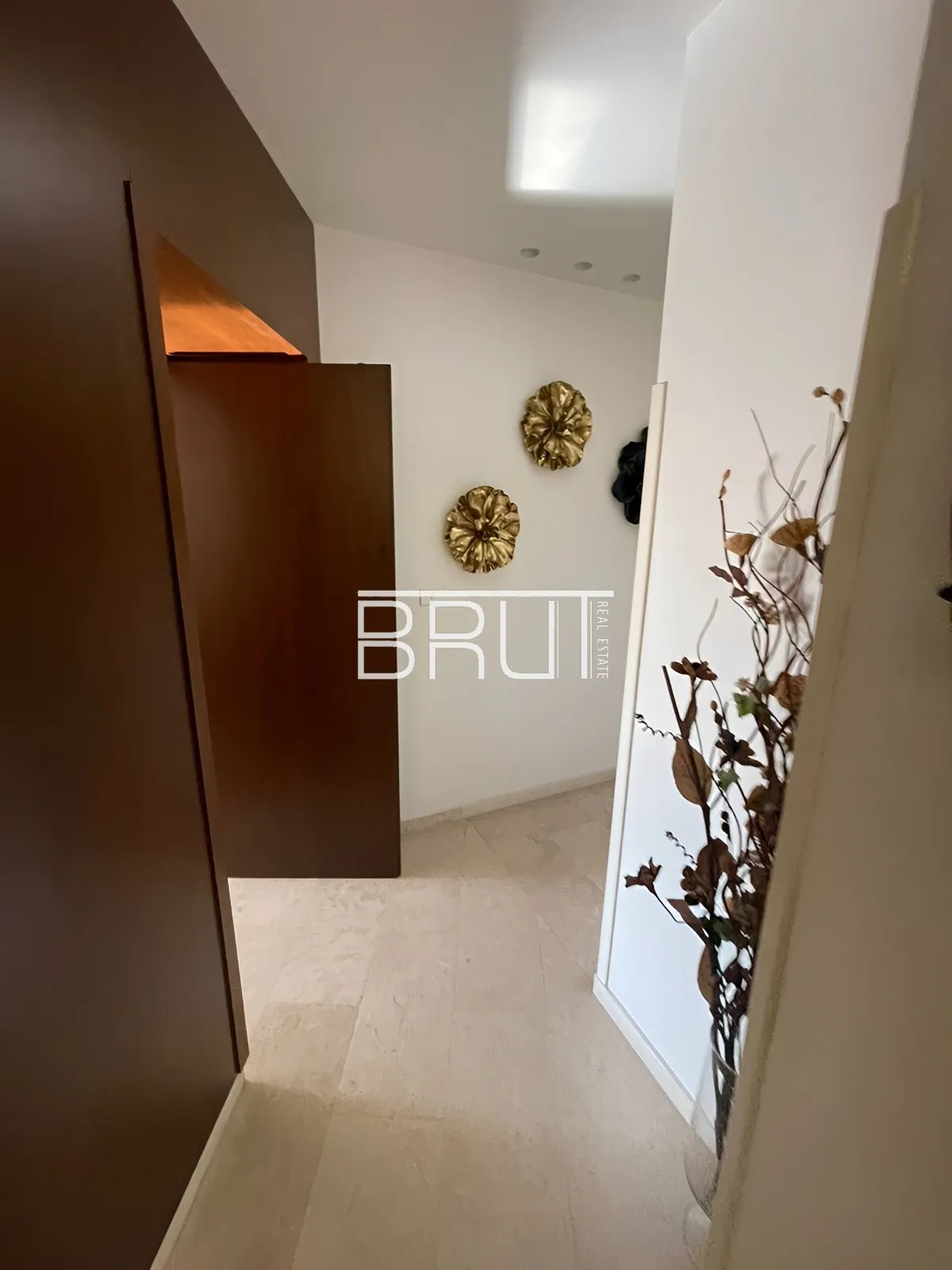 Apartment for Sale in Ballouneh