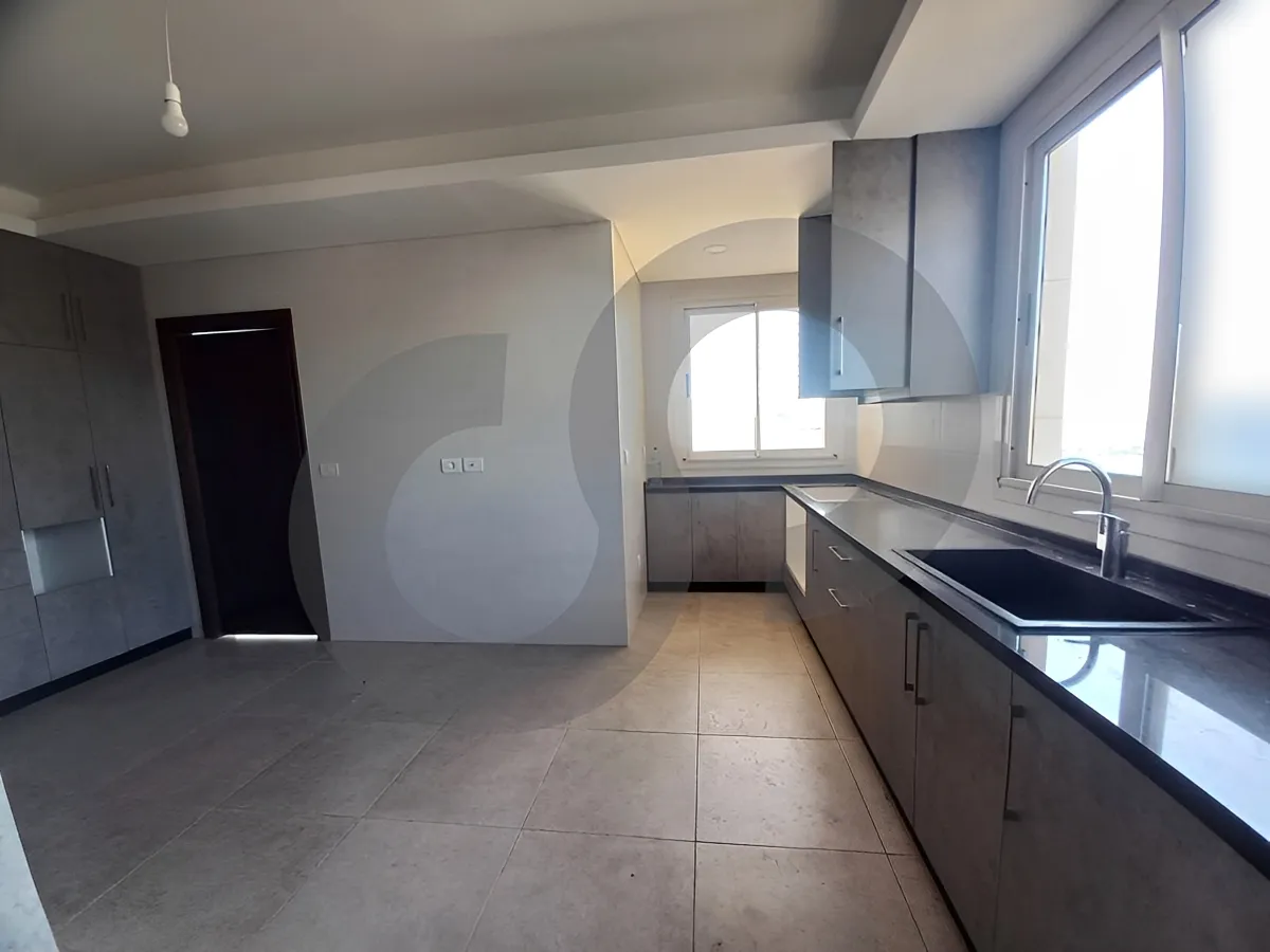 Apartment for Sale in Ramlet El Baida, Bayrut, Lebanon