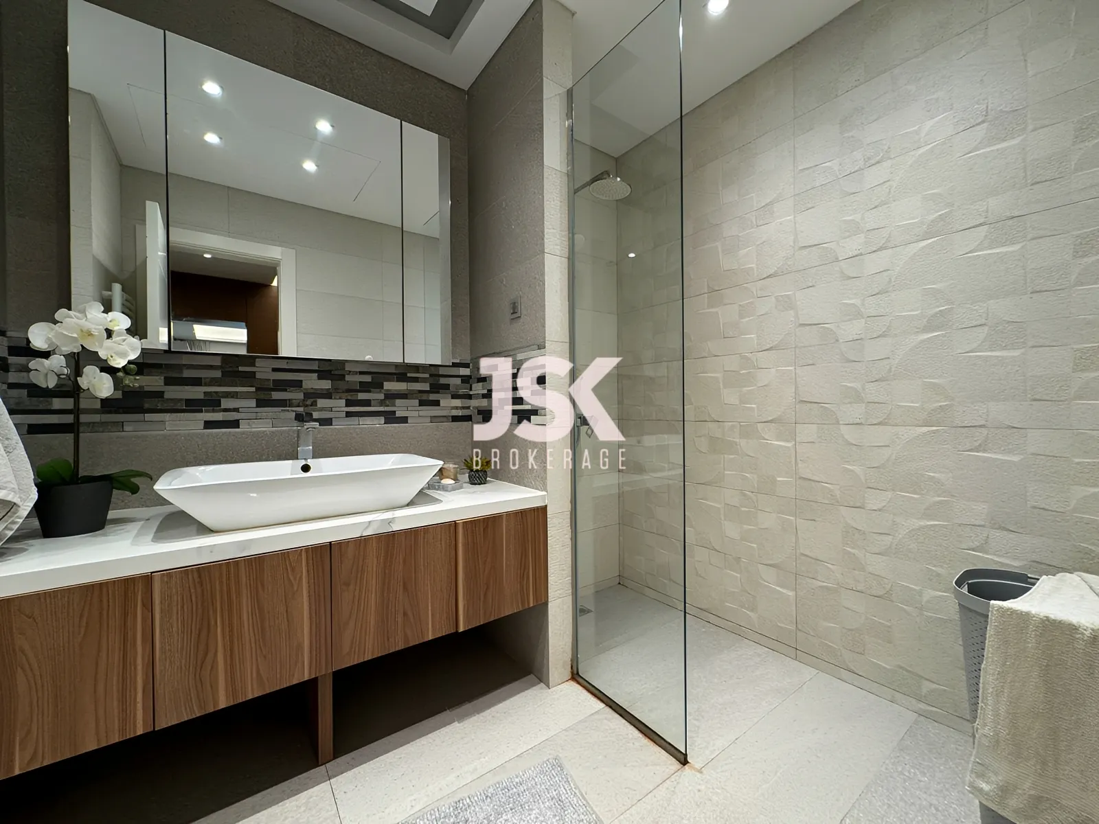 Apartment for Sale in Qennabet Broummana