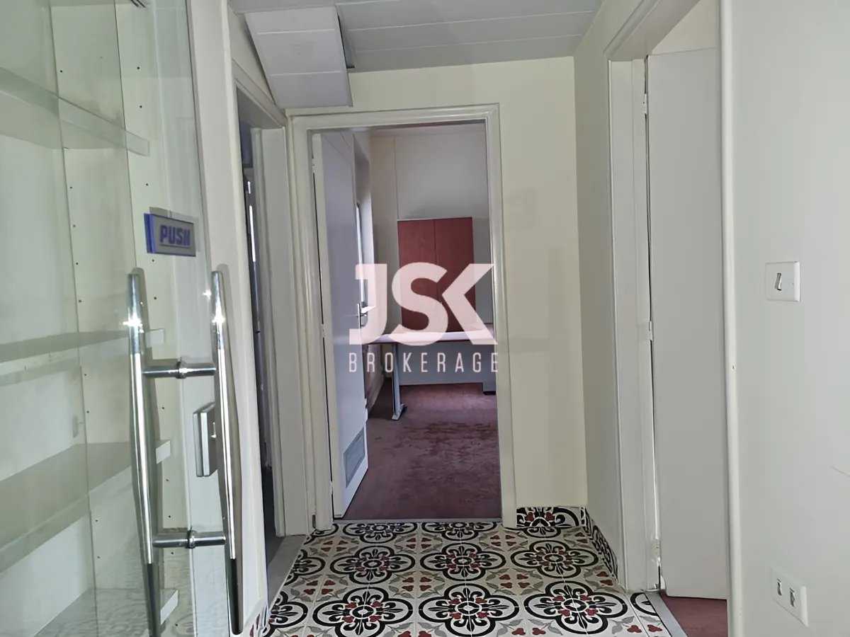 Office for rent in Verdun, Beirut, Lebanon