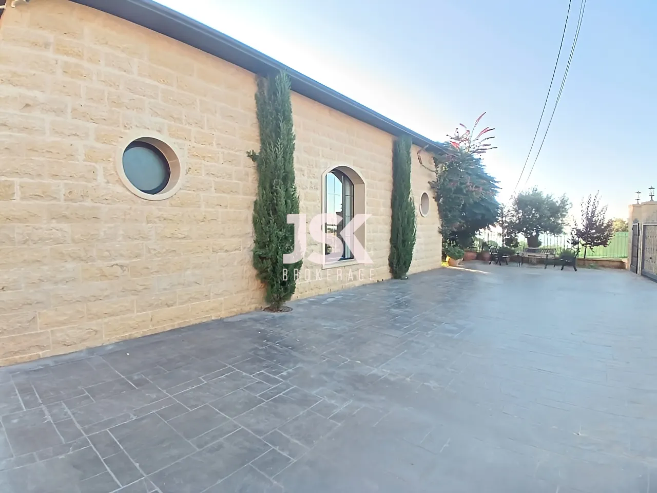 Villa for Sale in Roumieh
