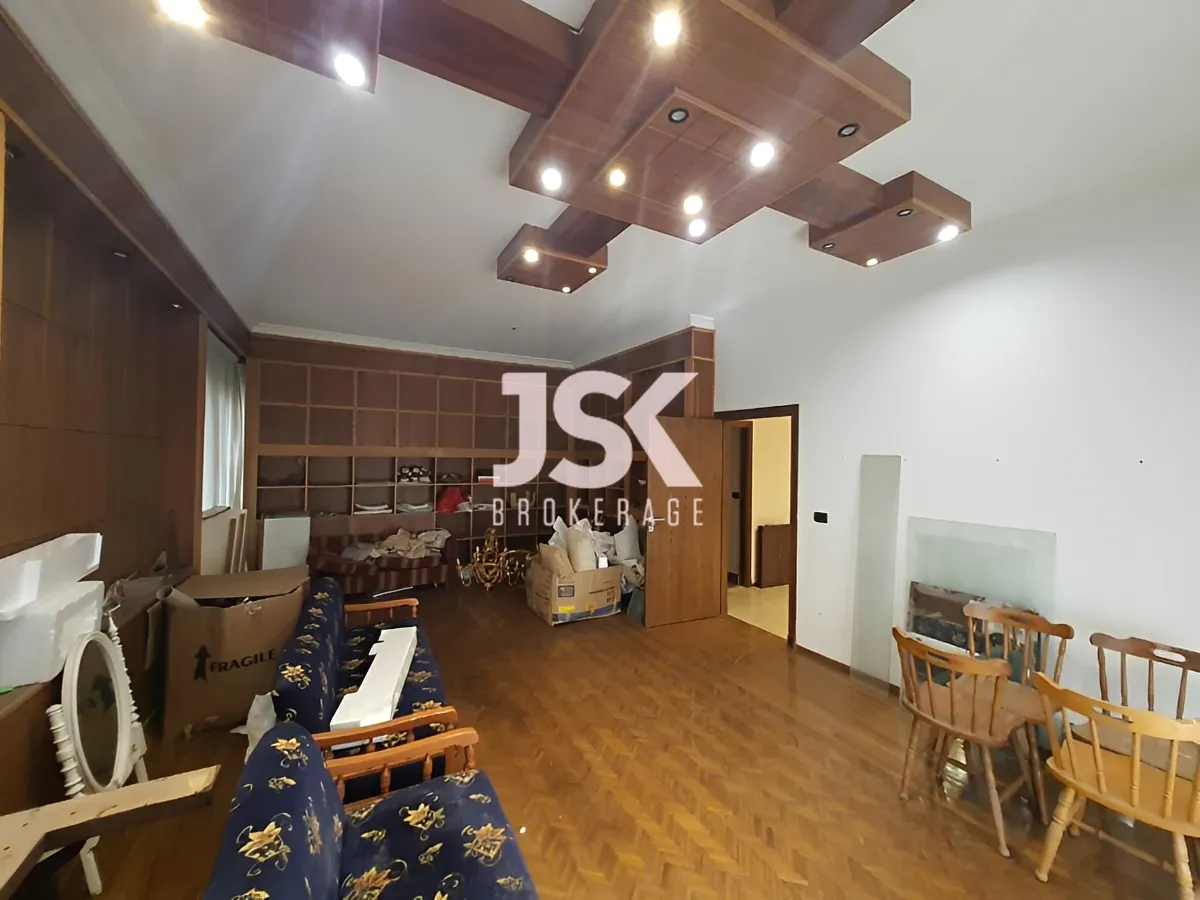 Office for sale in Mansourieh