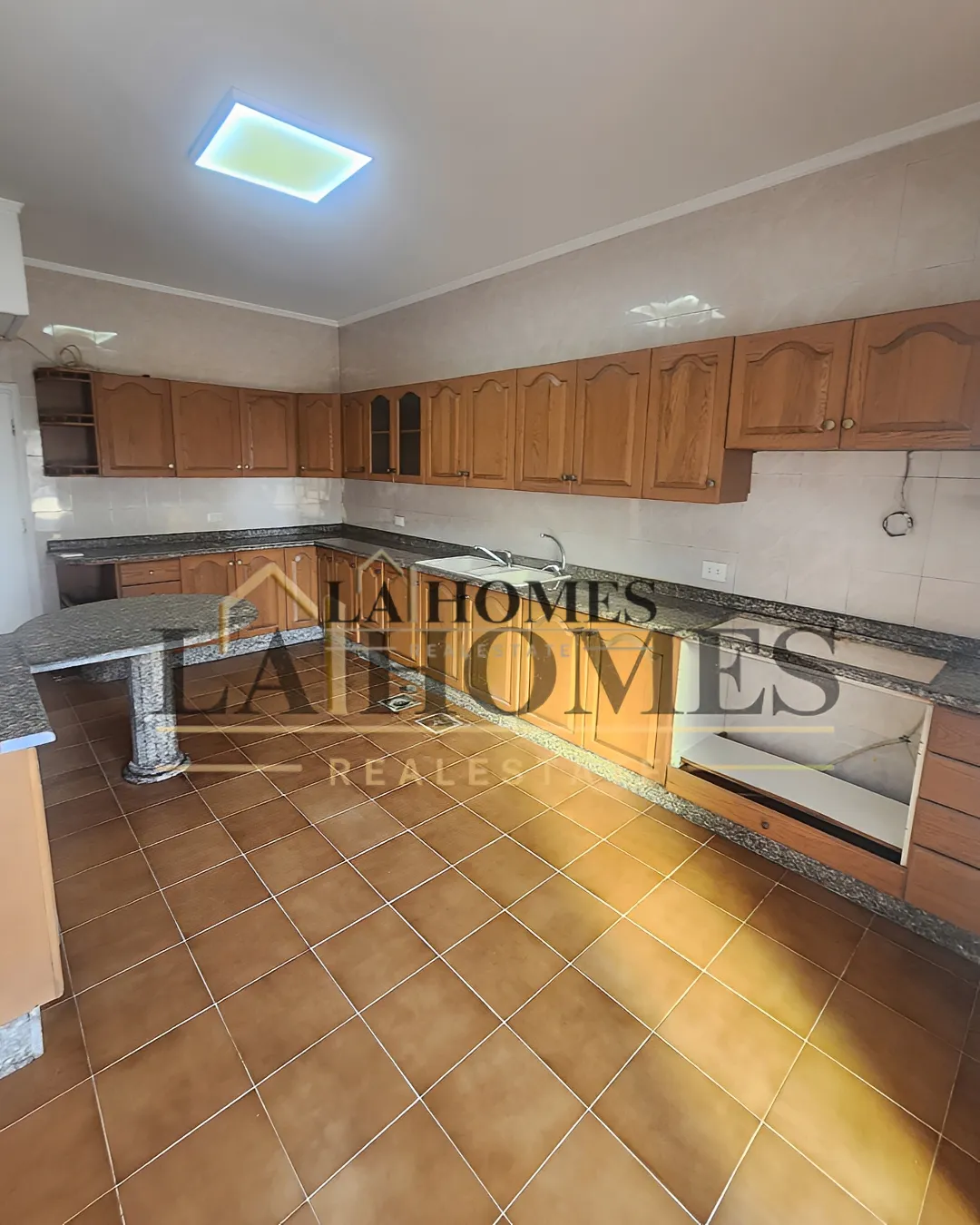 Apartment for rent in Raouche