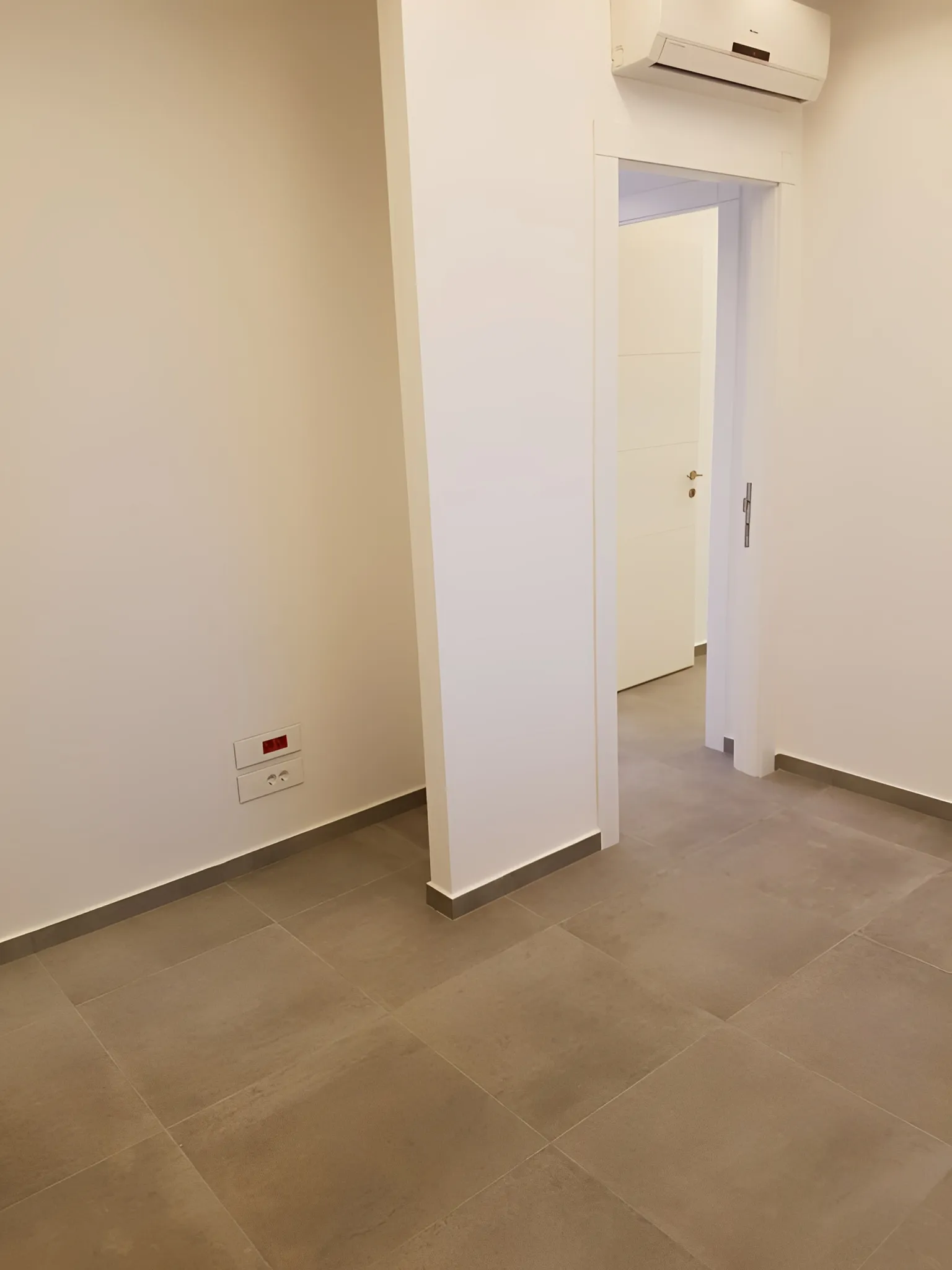 Office for rent in Metn, Horsh Tabet