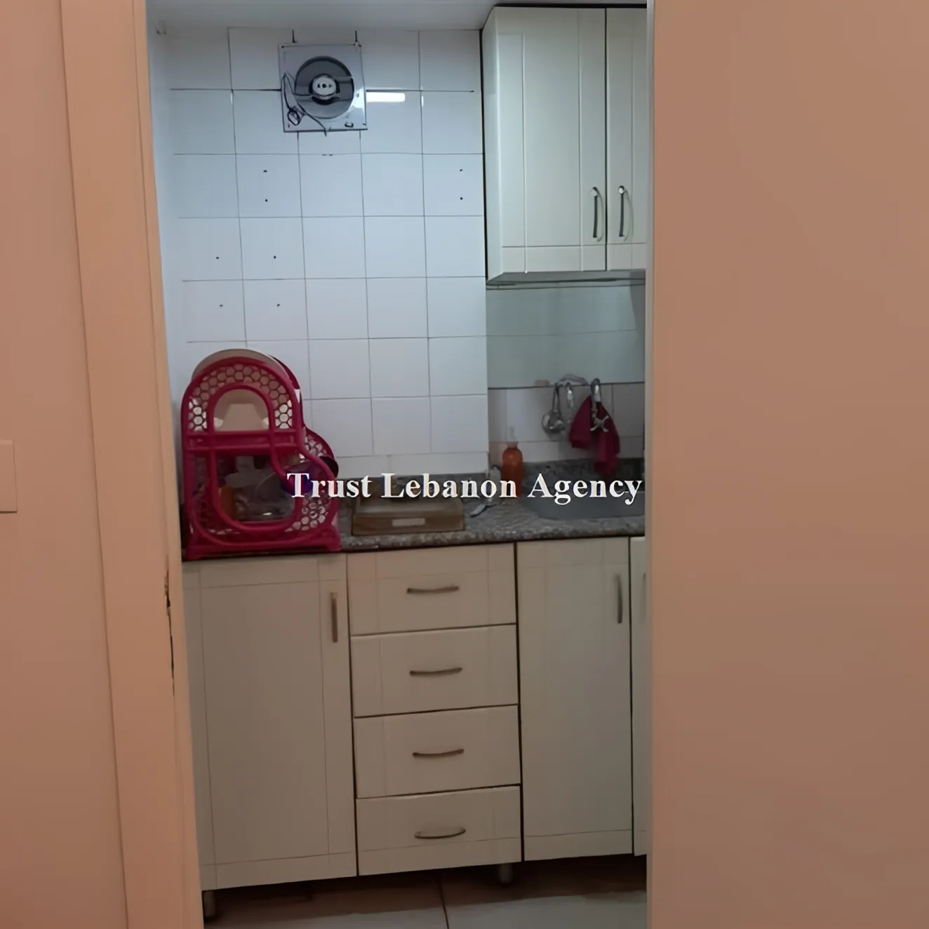 Commercial Property For Rent in Beirut, Badaro