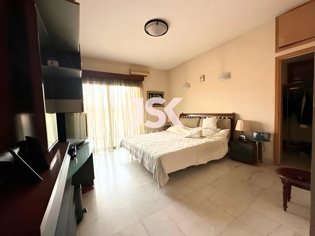 Apartment for Sale in Caree d'or, Achrafieh, Beirut, Lebanon - 3 bed, 3 bath