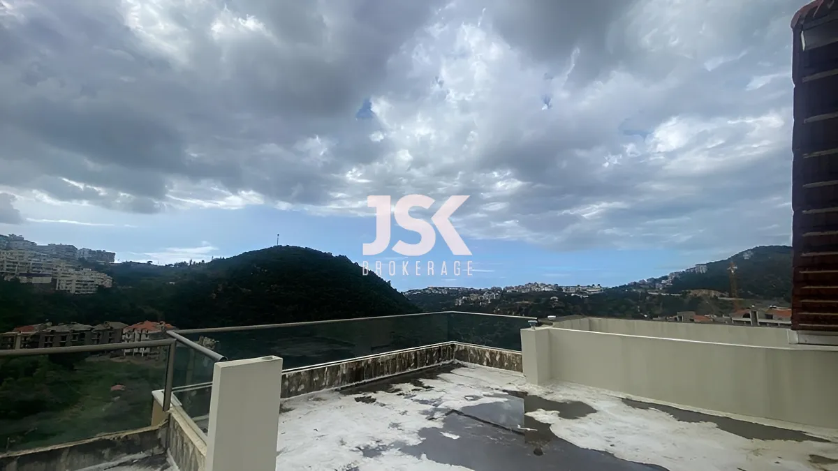 Apartment for Sale in Zikrit, Lebanon - 3 bed, 3 bath