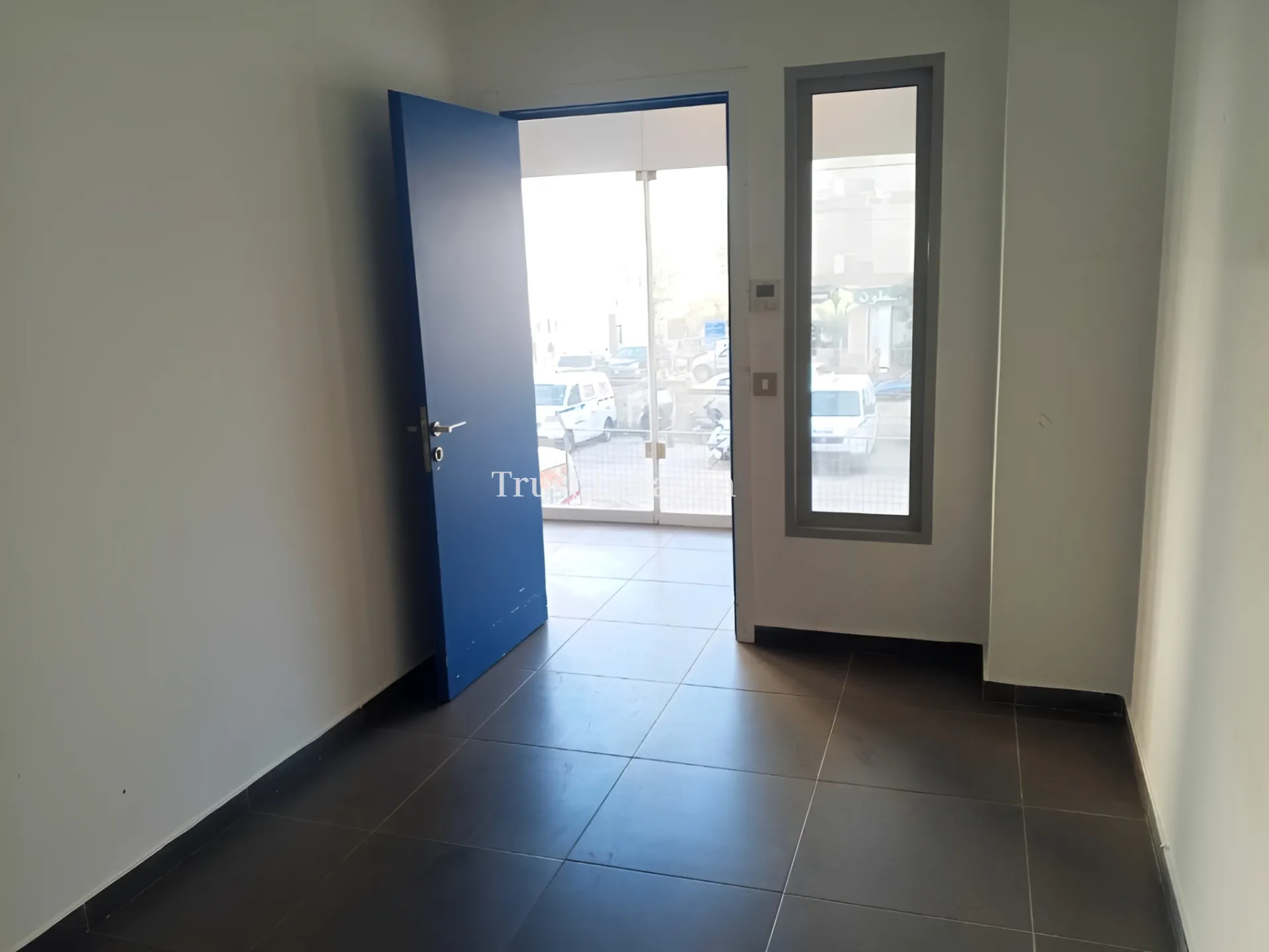 Office for rent in Ain El Remmaneh, Lebanon
