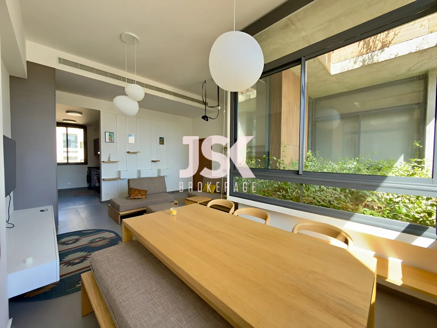 Apartment for rent in Achrafieh, Beirut, Lebanon - 2 bed, 2 bath