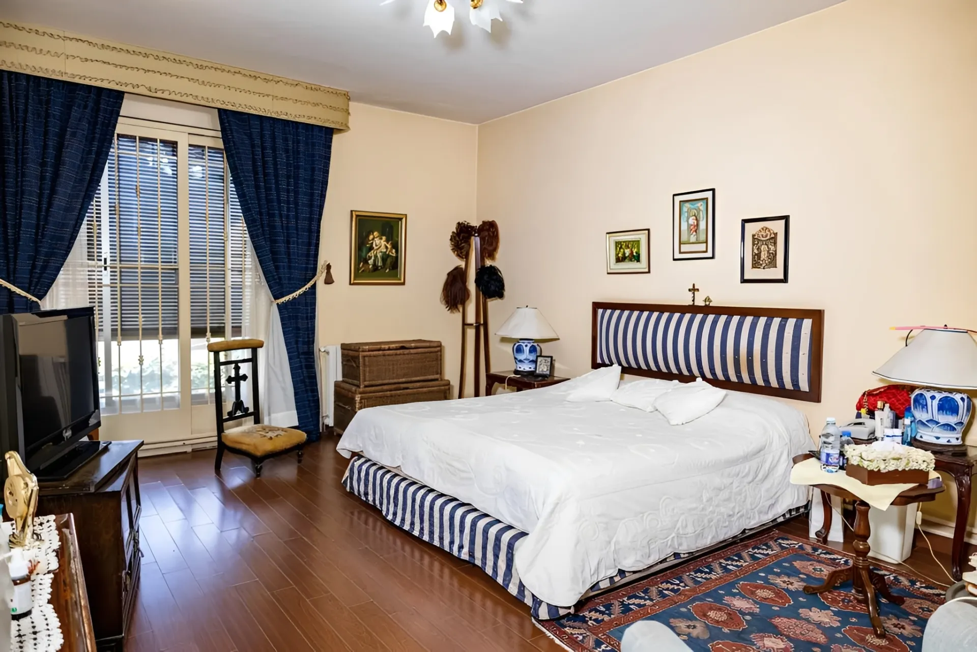 Villa for Sale in Ballouneh
