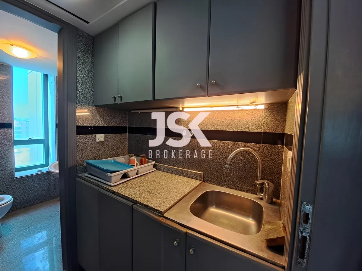 Office for rent in Baouchriyeh