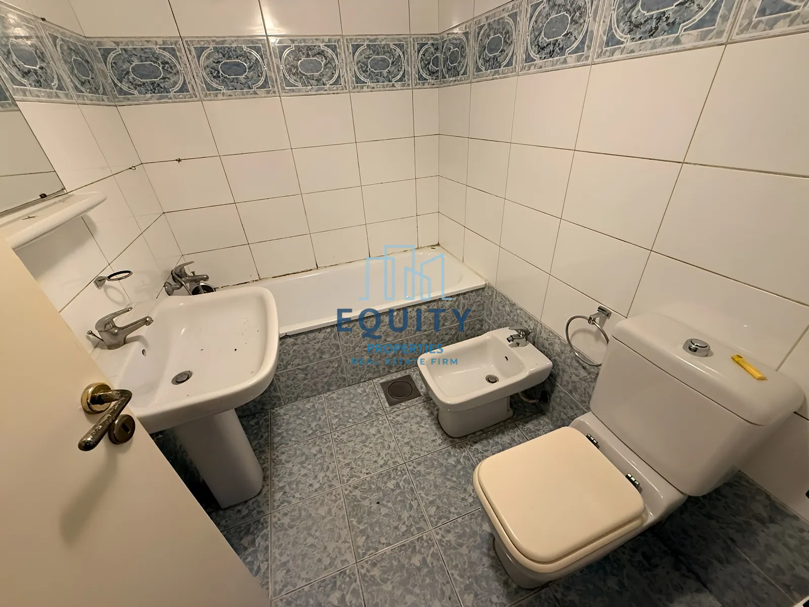 Apartment for sale in Qornet El Hamra