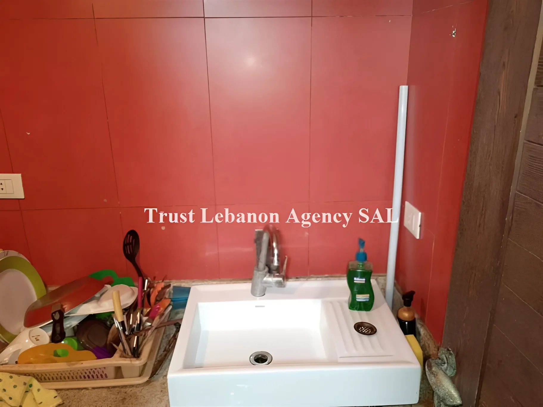 Commercial Property For Rent in Beirut, Bir Hasan