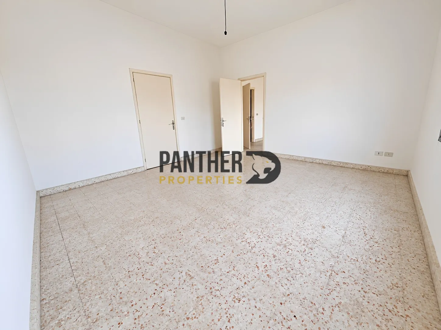 Office for sale in Daoura