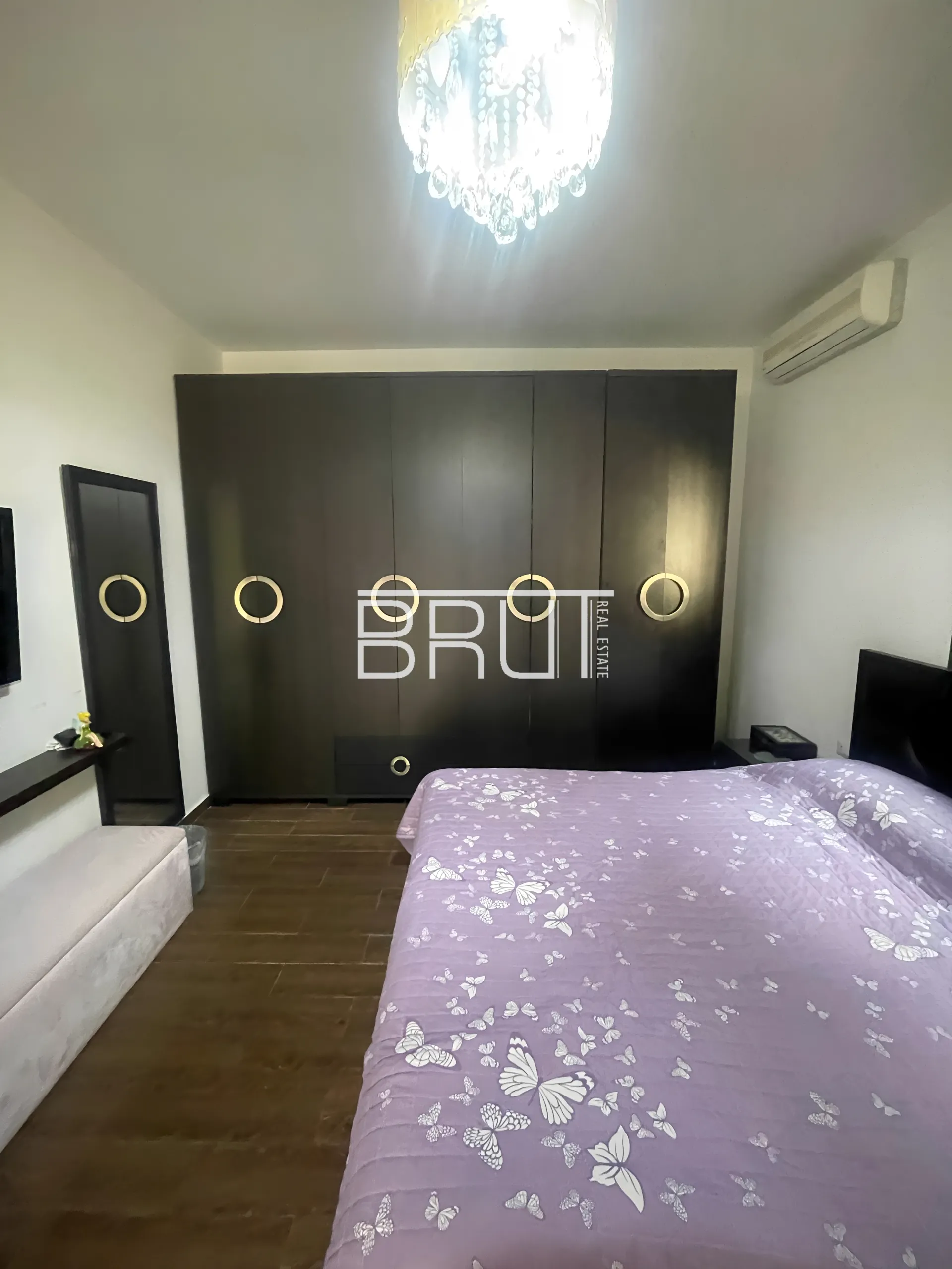 Apartment for Sale in Ballouneh