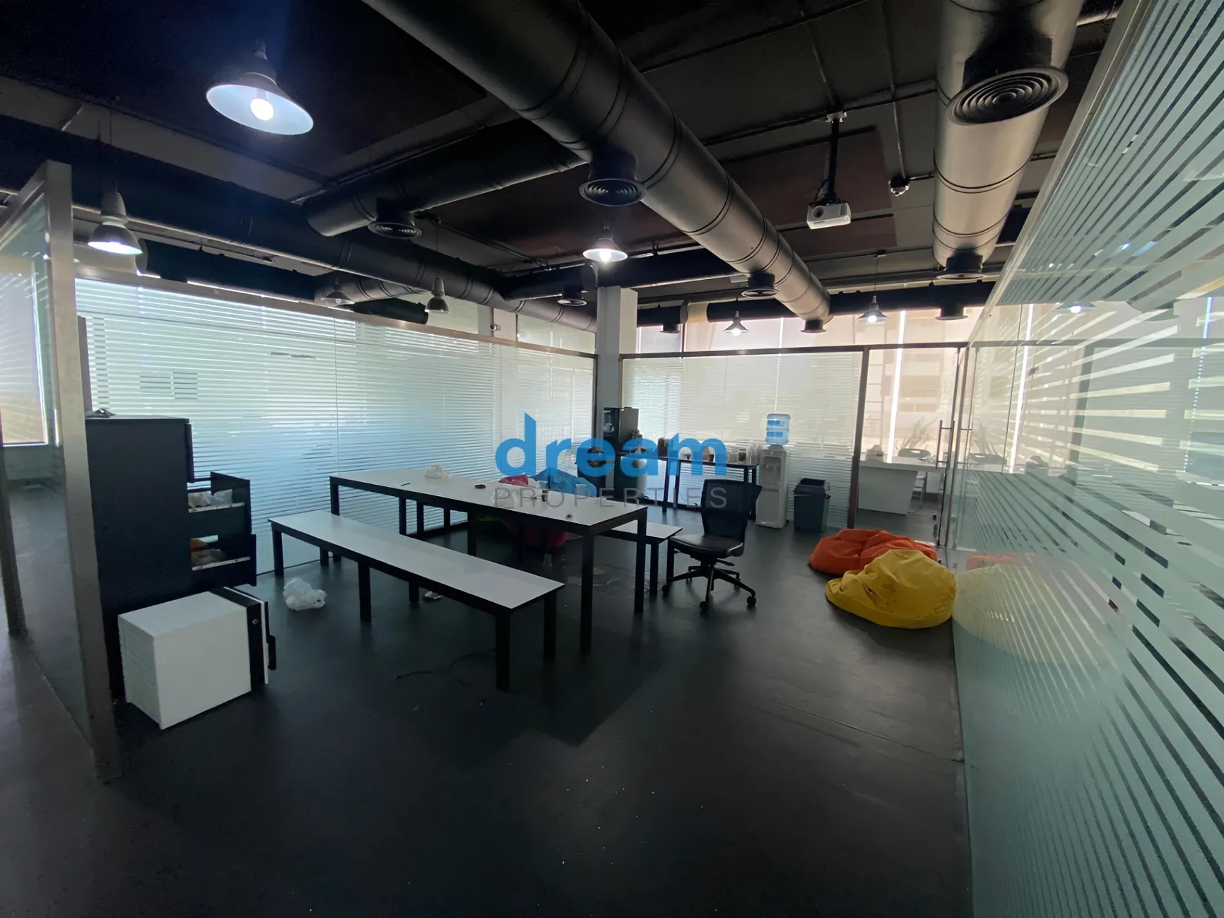 Office for sale in Horch Tabet