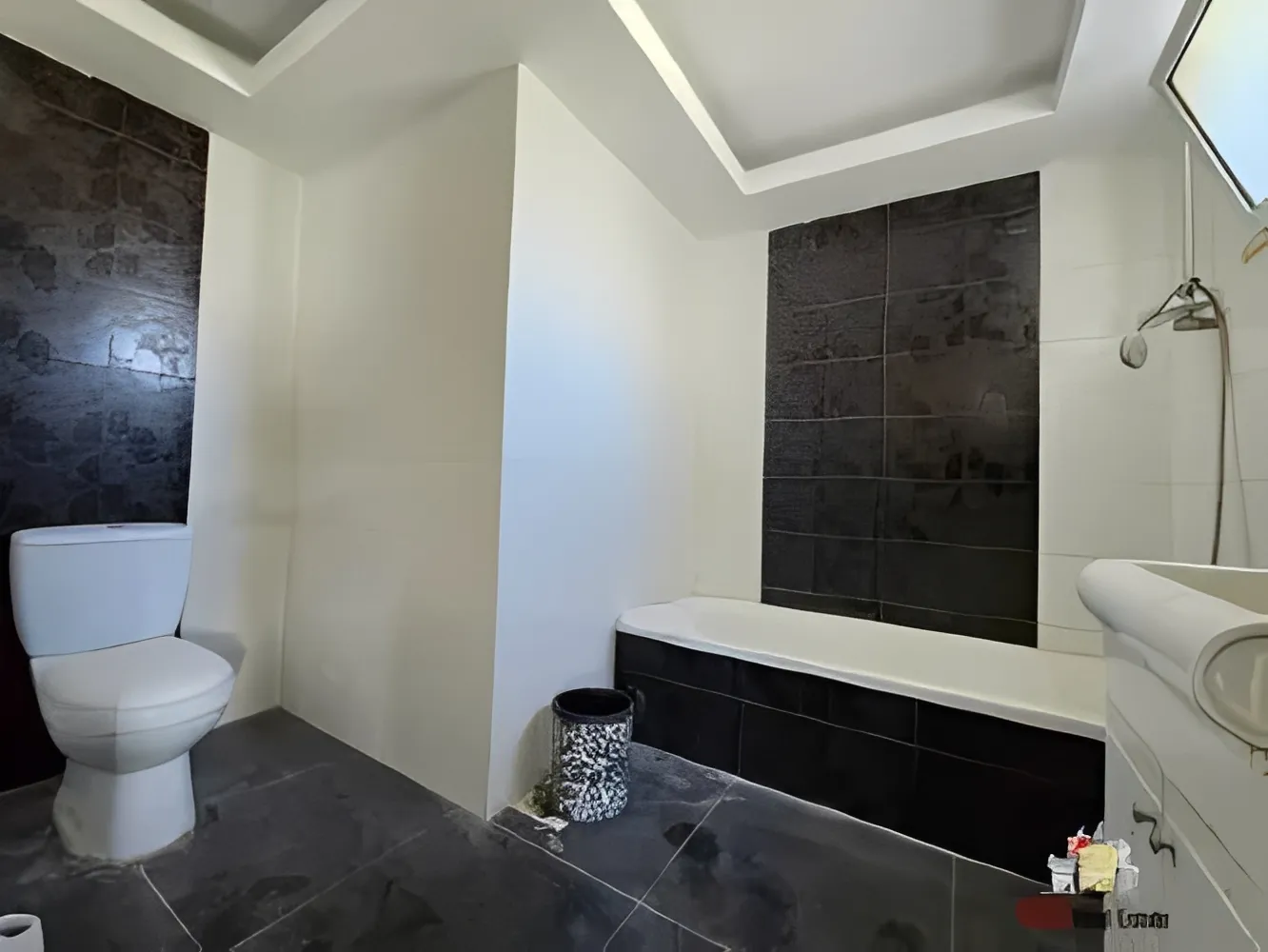 Apartment for Sale in Ballouneh