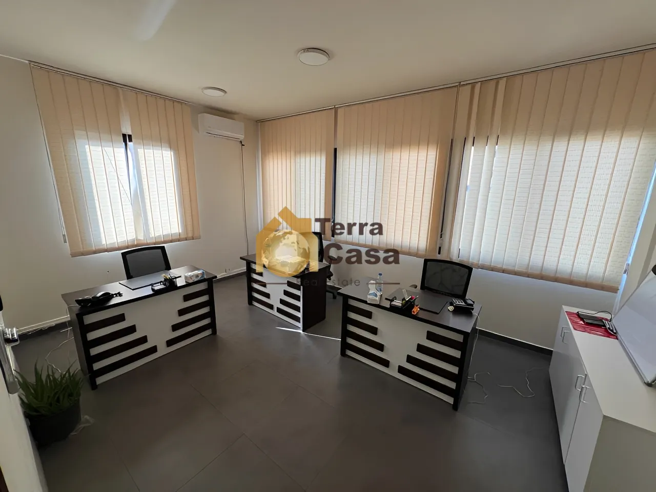 Commercial for rent in Furn el Chebback, Lebanon