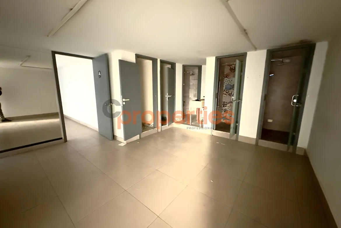 Showroom for Rent in Achrafieh