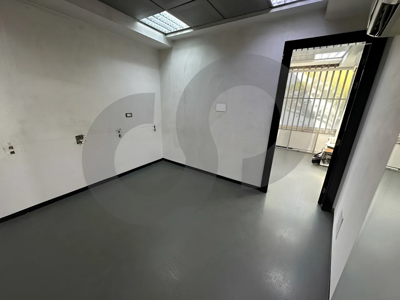 Building for Rent in Downtown