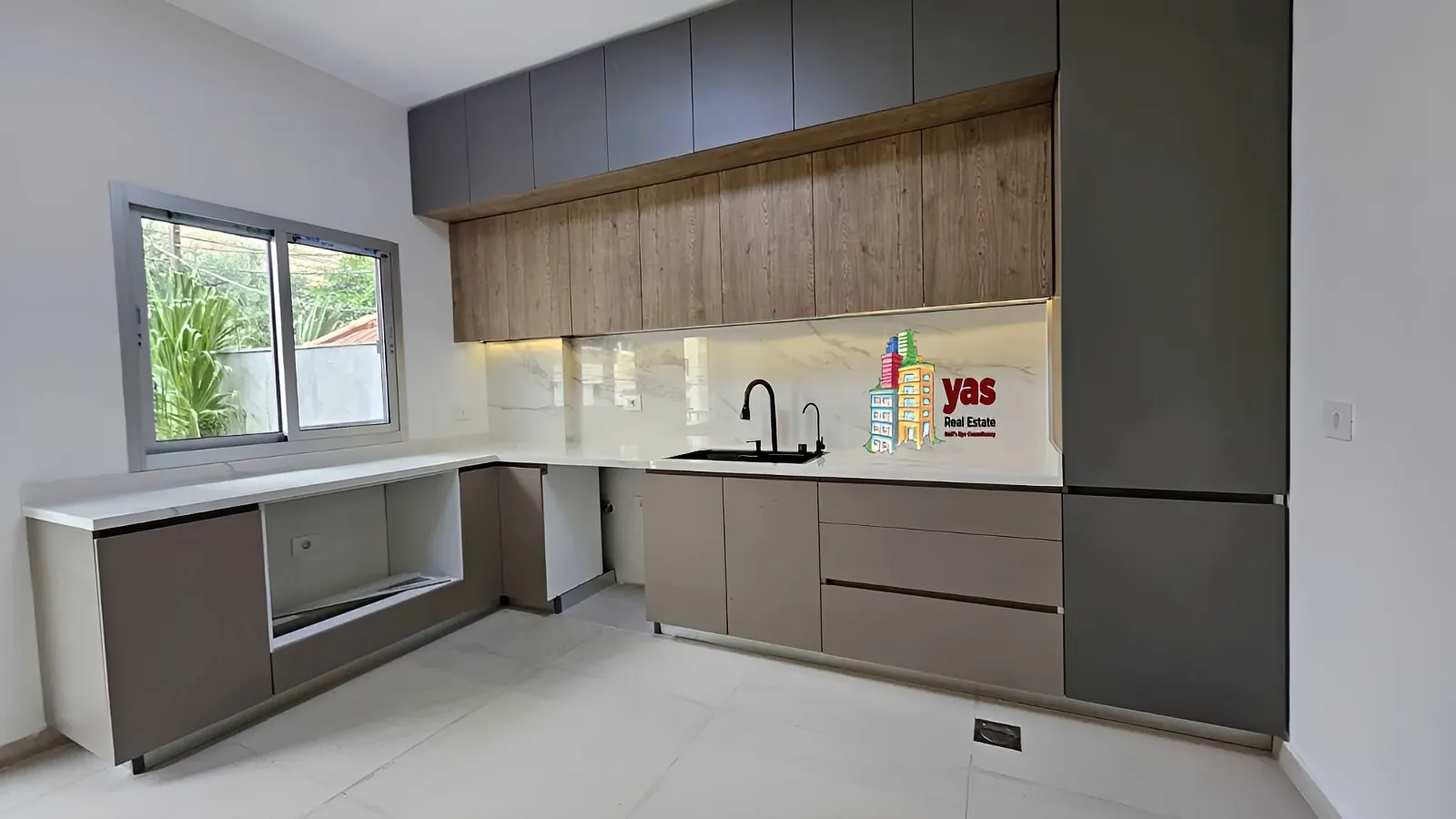 Apartment for Sale in Ballouneh
