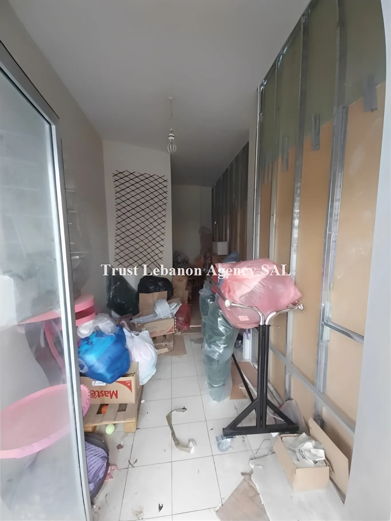 Shop for sale in Metn, Tilal Ain Saadeh