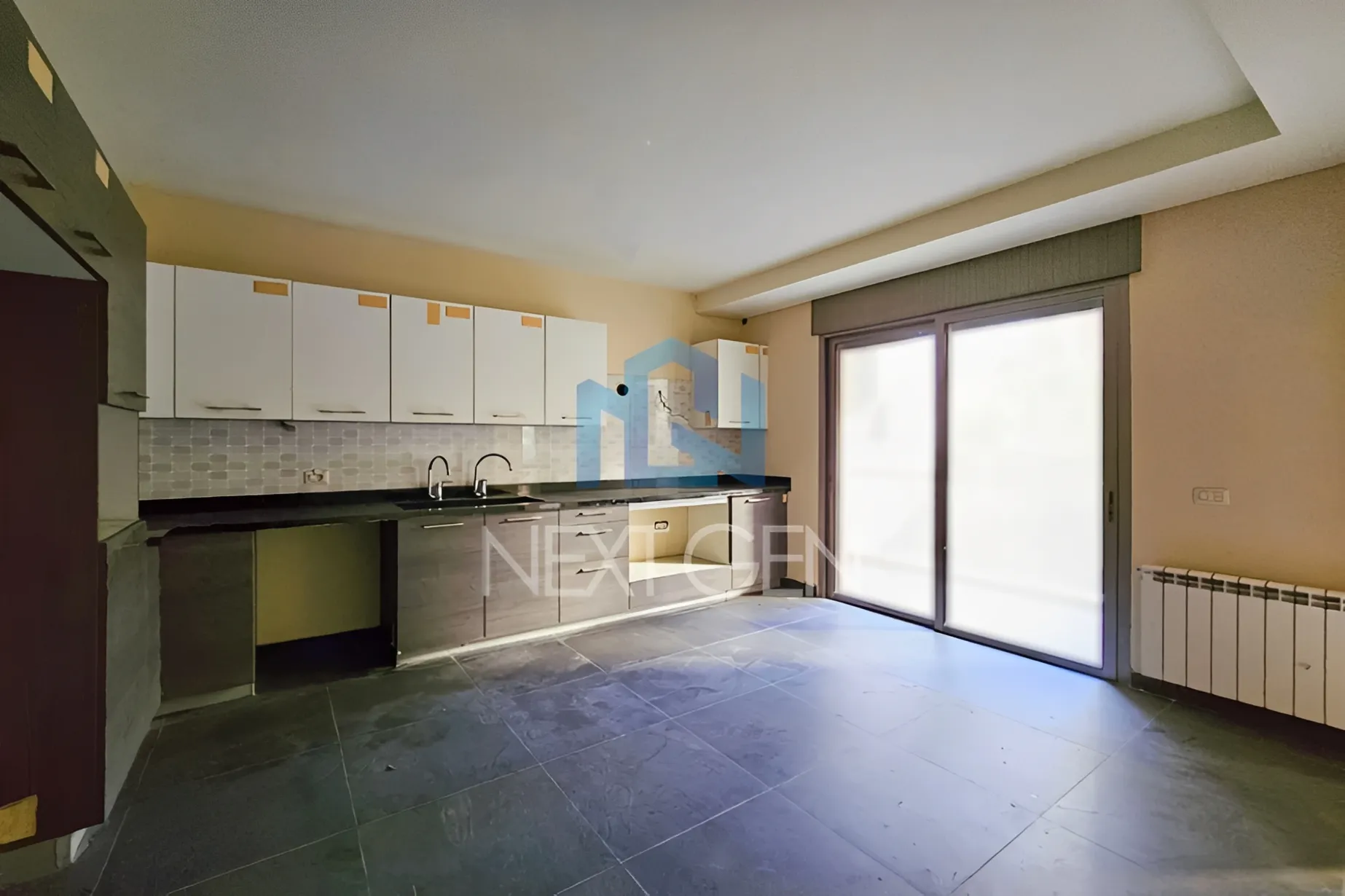 Apartment for sale in Achrafieh, Beirut, Lebanon - 3 bed, 4 bath