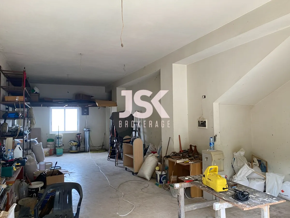 Shop for rent in Mazraat Yachoua