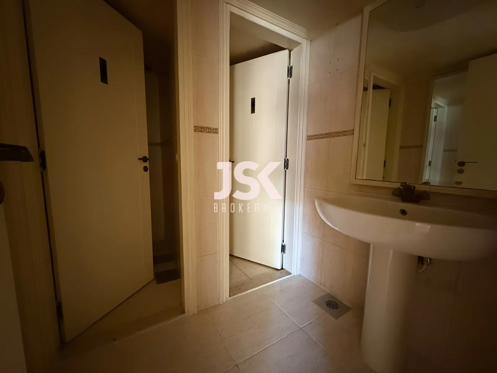 Office for Rent in Achrafieh