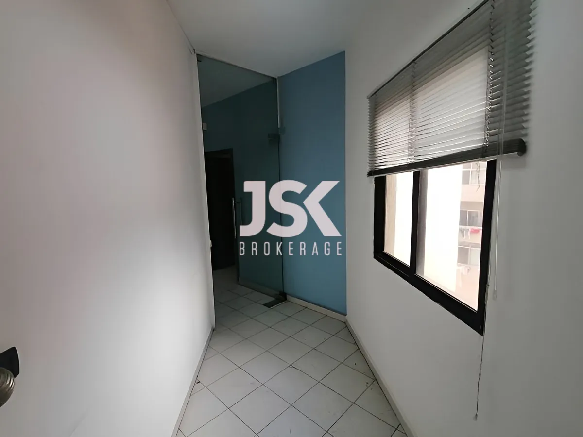 Office for rent in Baouchriyeh