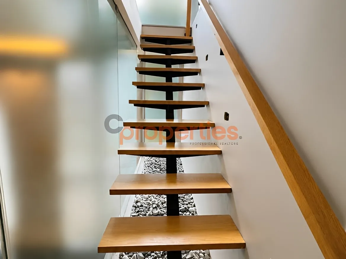 Apartment for Rent in Hazmieh - 5 bed, 7 bath