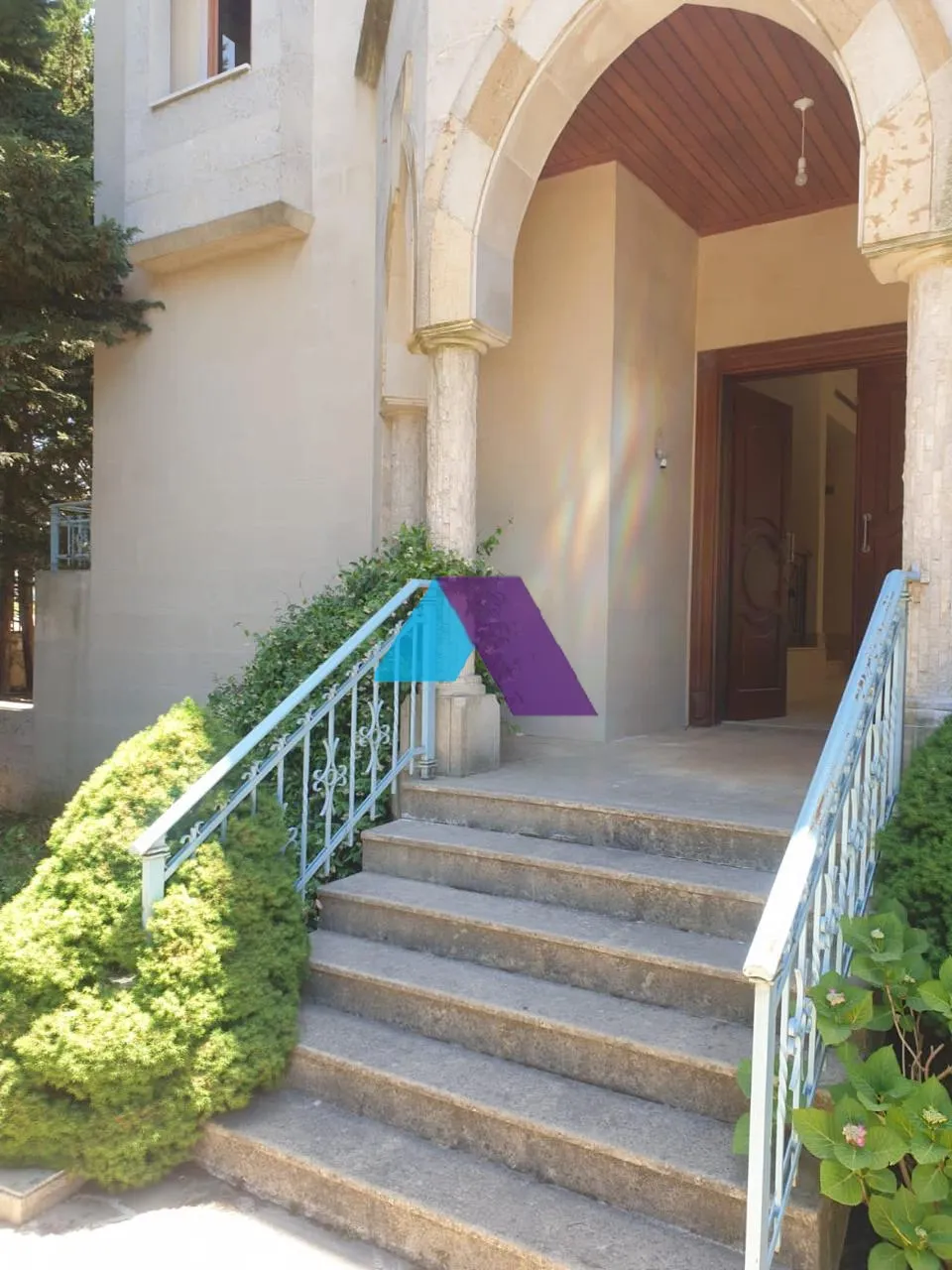 Villa for Sale in Aley - 6 bed, 7 bath