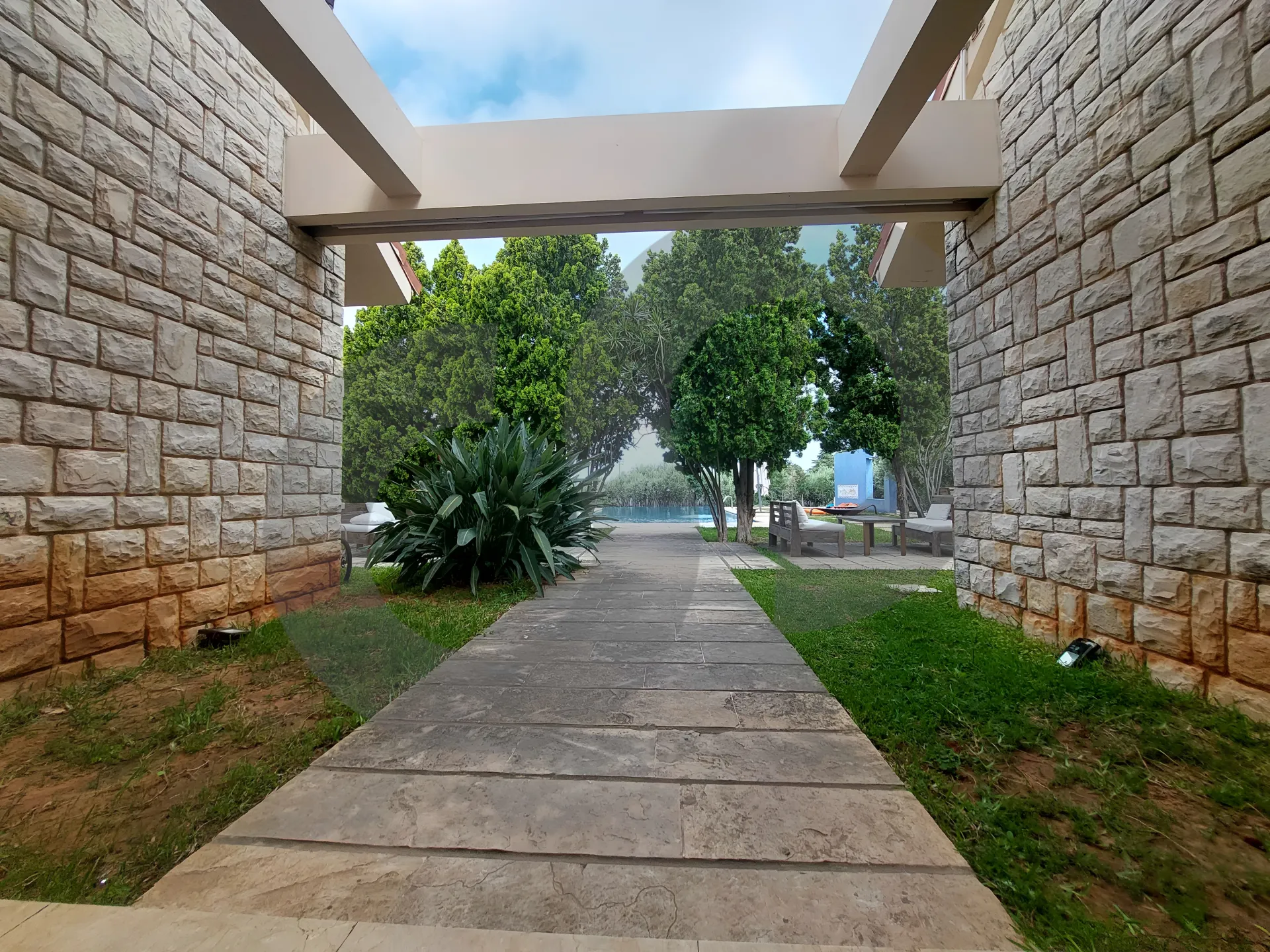 Villa for Sale in Aamchit - 5 bed, 5 bath